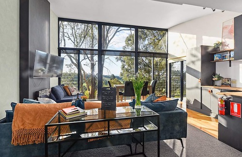Grindelwald Apartment | Tamar Valley Tree Top