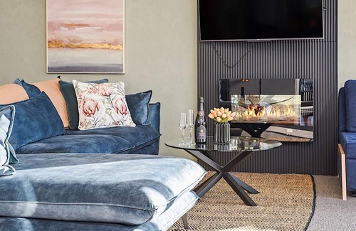 Grindelwald Apartment | Tamar Valley Tree Top