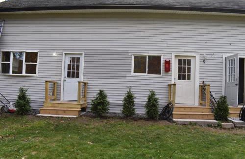 Tannersville Hotel | Tannersville Village Room 1