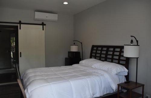 Tannersville Hotel | Tannersville Village Room 1