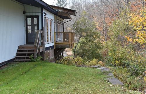 Tannersville Hotel | Tannersville Village Room 1