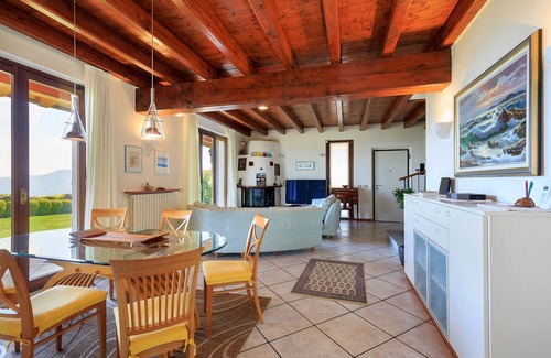 Meina Villa | Tantalizing villa with pool & panoramic views over the lake! - Villa Bellavista