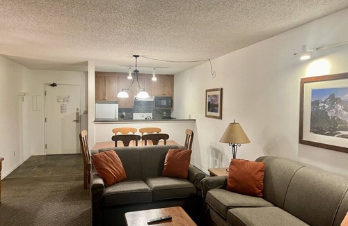 Whistler Apartment | Tantalus Boutique Hotel Spacious Whistler Suite