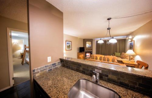 Whistler Village Hotel | Tantalus Resort Lodge