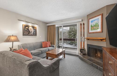 Whistler Village Hotel | Tantalus Resort Lodge