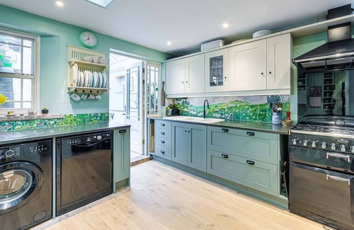 Arundel Cottage | Tarrant St Cottage with lovely garden