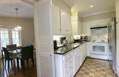 Tarrytown House | Tarrytown Townhouse