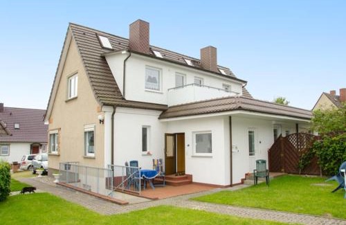 Alt Gaarz Apartment | Tasteful Apartment in Rerik Germany with Garden