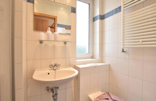 Alt Gaarz Apartment | Tasteful Apartment in Rerik Germany with Garden