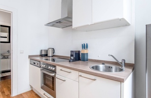 Wilmersdorf Apartment | Tasteful Charlottenburg Studio nr KaDeWe, by Blueground