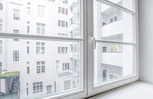 Wilmersdorf Apartment | Tasteful Charlottenburg Studio nr KaDeWe, by Blueground