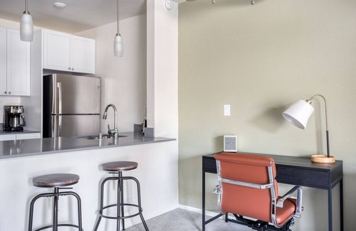 Pasadena Apartment | Tasteful Pasadena 1BR w/Gym & Pool, nr Colorado Ave, by Blueground