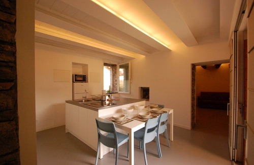 Ghiffa Apartment | Tastefully furnished apartment with spacious outdoor area