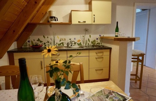 Sugenheim Apartment | Tastefully renovated 2-room non-smoking apartment with a wonderful view of the garden