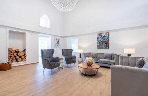 Kifisia Villa | Tatoi Estate Luxury Pool Villa