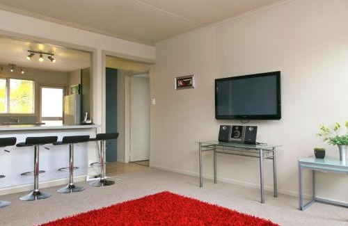Hilltop House | Taupo Haven - Taupo Holiday Unit