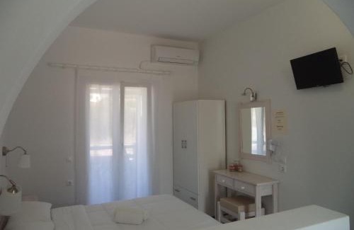 Ag. Georgios Apartment | Taxiarchis Studios