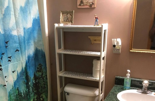 Hiawassee Cabin | Taylor Valley Cabin - Sleeps 4 -6