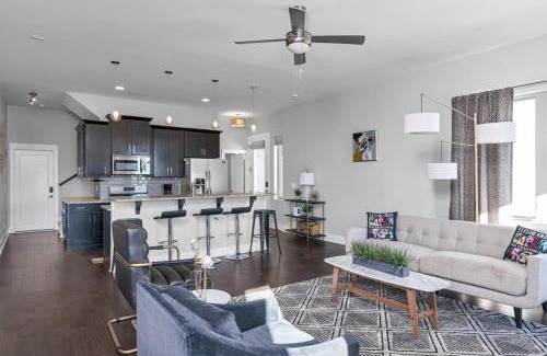 Talbot's Corner House | Taylors Nashville Home - Stunning Rooftop Views