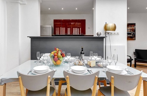 Quartier de la Folie-Mericourt Apartment | TBS 157 : Rudy - Spacious loft in Oberkampf