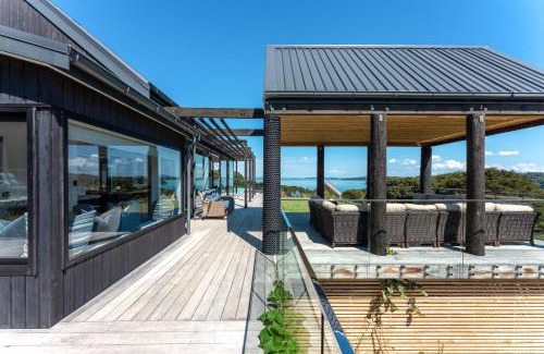 Omiha House | Te Whau Retreat - Main House - Be My Guest Waiheke