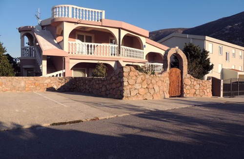Cesarica Apartment | Tea 4- Nice seaside apartment in the nice house within the nature park Velebit