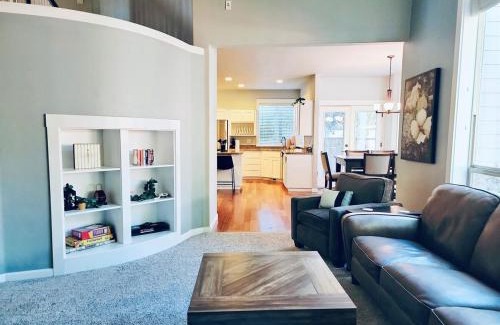 Albany House | Teak and Jordan Estates- Sleeps 24!