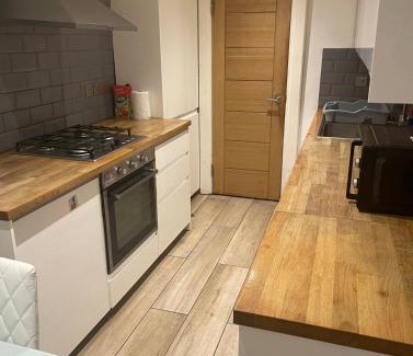 Plumstead Apartment | Tee's apartments