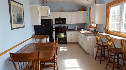 Tenants Harbor House | TeelCoveCottageMaine