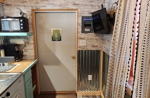 Custer Cabin | Teeny Home in the Black Hills!