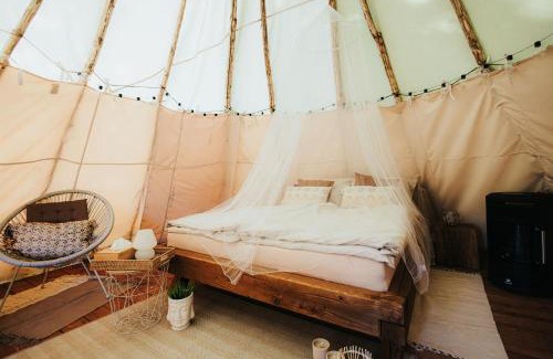 Stara Paka Other | Teepee Svištící šíp