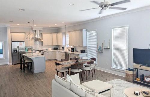 Gulfport House | Tegarden Cottage at Gulfport Beach