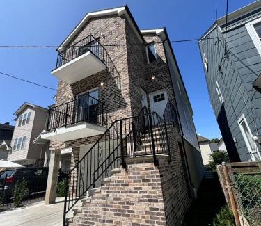 Newark House | Temperly Heavon