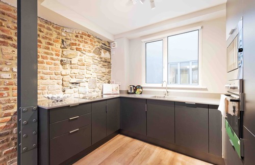 Temple Bar Apartment | Temple Bar Crown Square Deluxe 2 Bedroom Apartment - Prime location! - sleeps 7