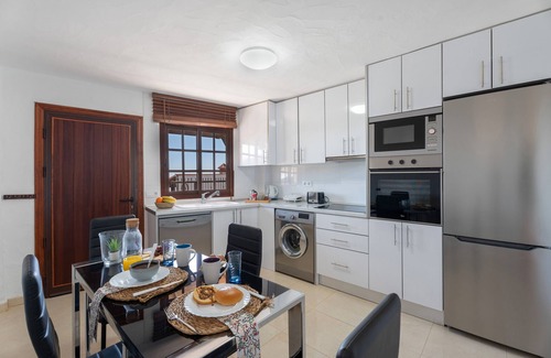 Taucho Apartment | 'Tenades 2' with Sea View, Wi-Fi and Air Conditioning.
