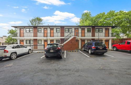 Mechanicsville House | Tenement treasure - Renovated Mechanicsville Apt