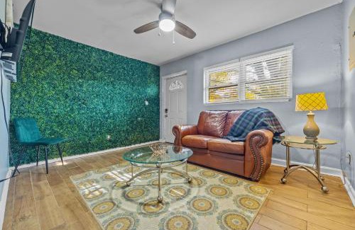 Mechanicsville House | Tenement treasure - Renovated Mechanicsville Apt