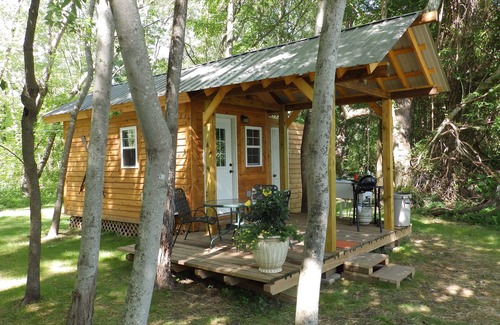 Whiteside Cabin | Tennessee River Gorge® Island Cabins® Swimming Pool - Stay 3-4th free.