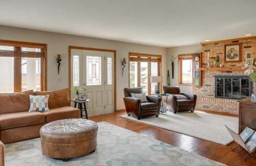 Charles City House | Tennis Court and Deck Pet-Friendly Charles City Gem