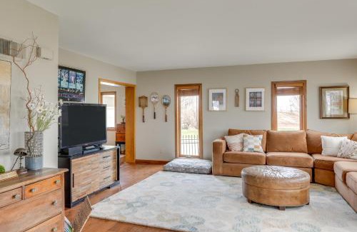 Charles City House | Tennis Court and Deck Pet-Friendly Charles City Gem