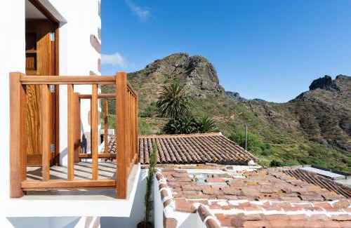 Los Carrizales Ski Chalet | TenoHomes The Sunset Escape in Carrizales, Masca