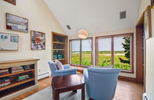 Eastham House | Tenth of a Mile Walk to Boat Meadow Landing