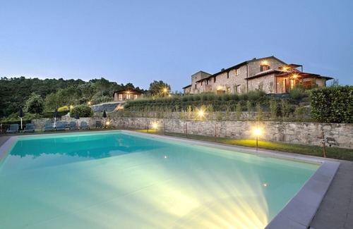 Gualdo Cattaneo Bed & Breakfast | Tenuta di Forte Sorgnano | Farmhouse with pool