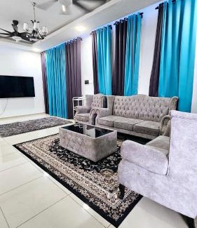 Chukai Villa | Teratak Idaman Homestay