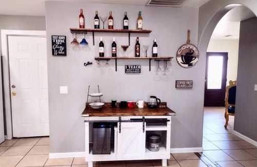 Maryvale House | TERRA NOVA Spacious 4-bedroom house in Phoenix AZ, 7 minutes from Downtown.