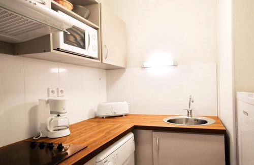 Ax-les-Thermes Apartment | Terrace, balcony, parking, tv, ski locker, 30m², Ax-Les-Thermes