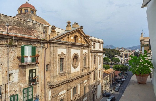 Kalsa Apartment | Terrace, charm and relax in the heart of La Kalsa by Wonderful Italy