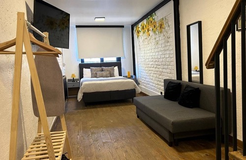 Fatih House | Terrace Suite with Sea View near Tram in Fatih
