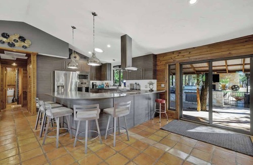 Wimberley House | Terracotta Retreat/Sleeps 30!