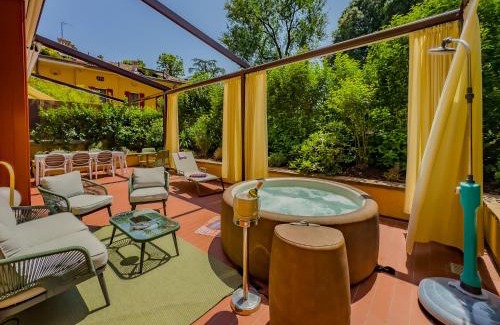 Santo Stefano Apartment | Terrazza Mazzini 53 - Jacuzzi & Parking